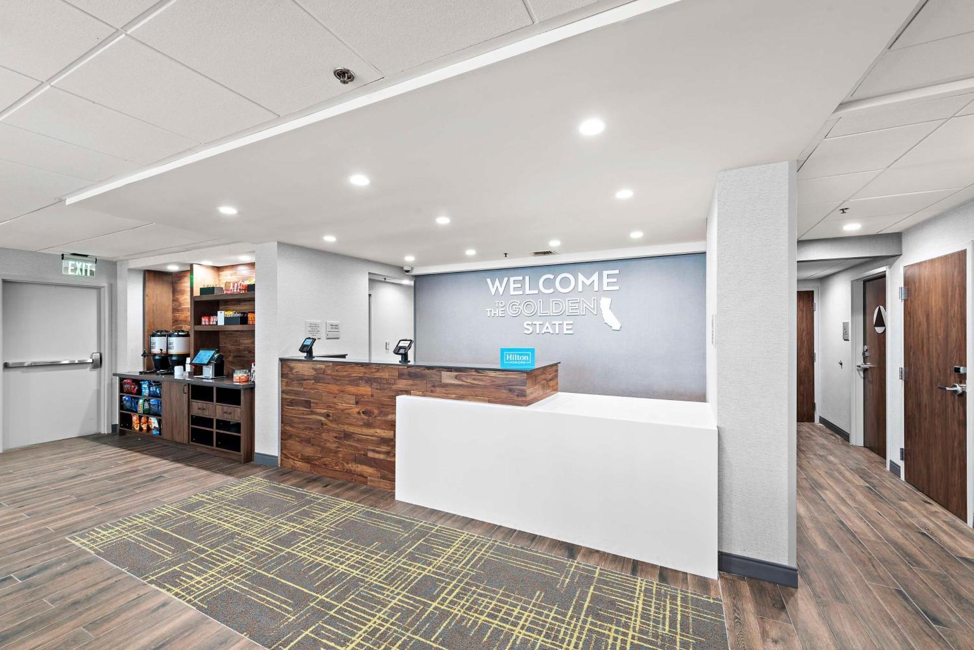 Hampton Inn Los Angeles Airport Lennox Екстер'єр фото