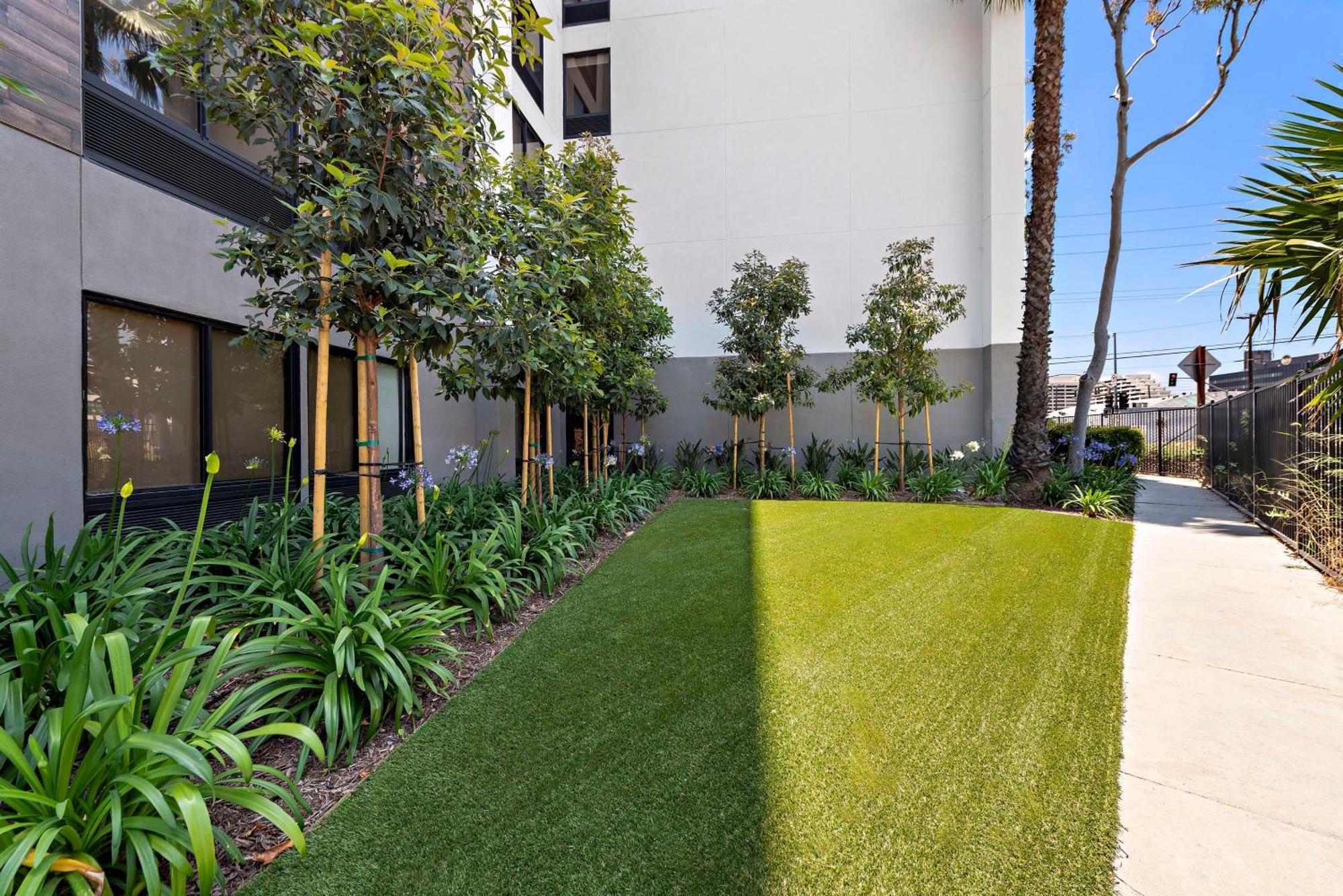 Hampton Inn Los Angeles Airport Lennox Екстер'єр фото